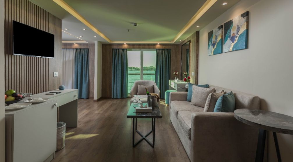 4 Days Nile Cruise aswan to Luxor on royal elite cruise